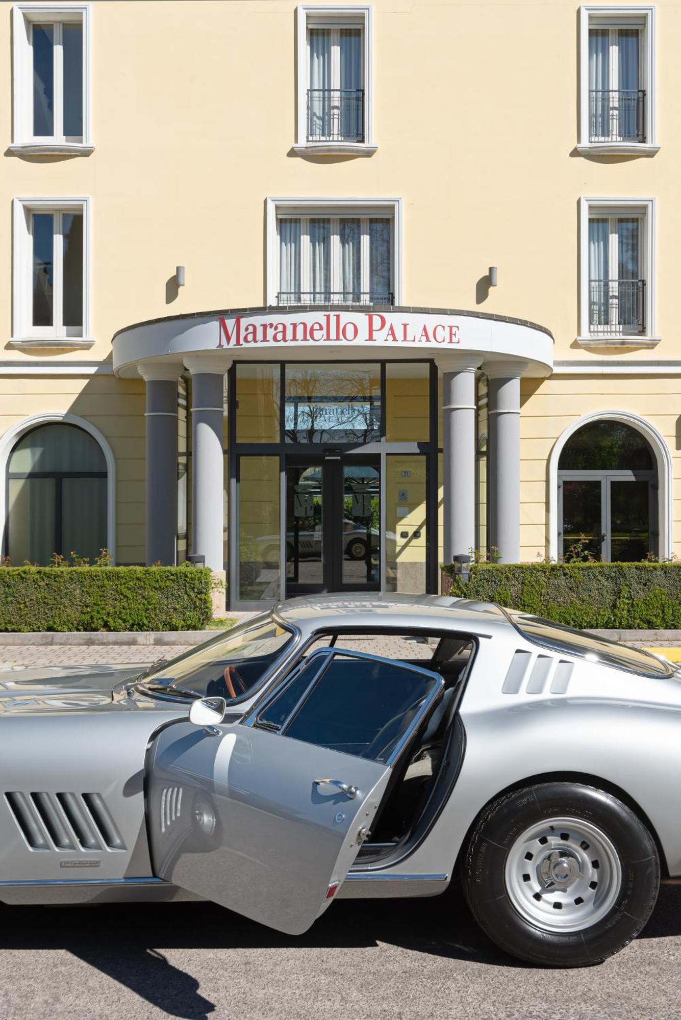 Готель Maranello Palace Екстер'єр фото