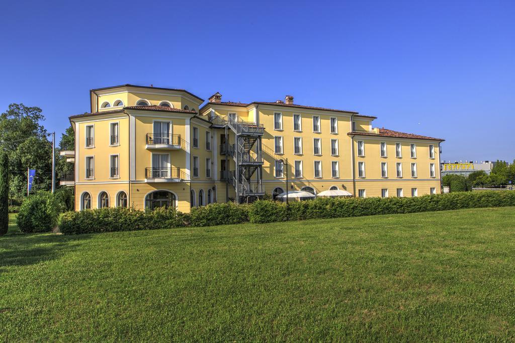 Готель Maranello Palace Екстер'єр фото